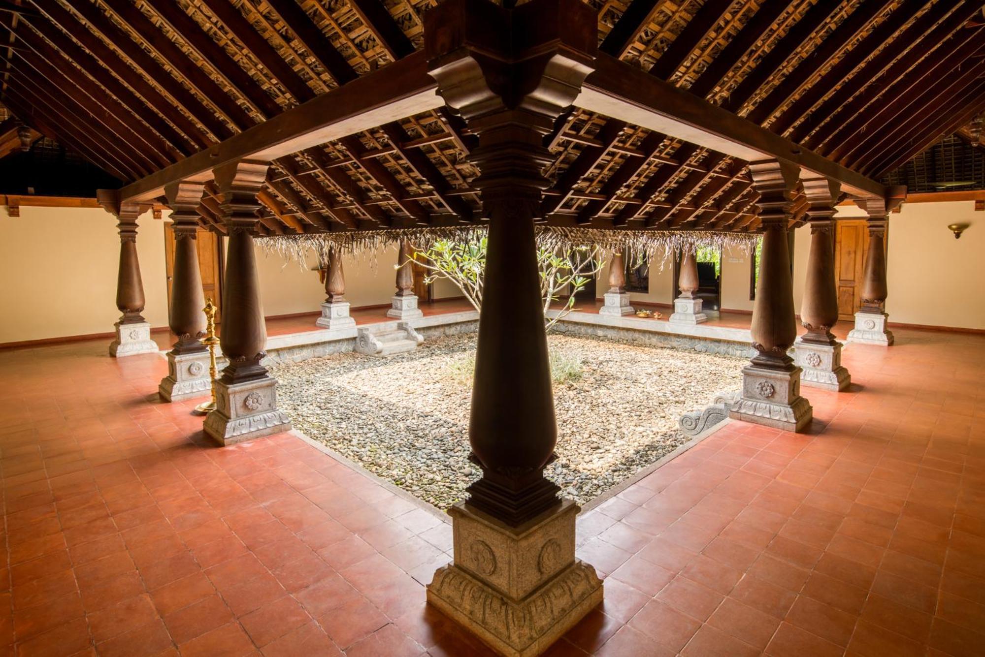 โรงแรม นีลชวอร์ เฮอมิเทจ Nileshwar ภายนอก รูปภาพ