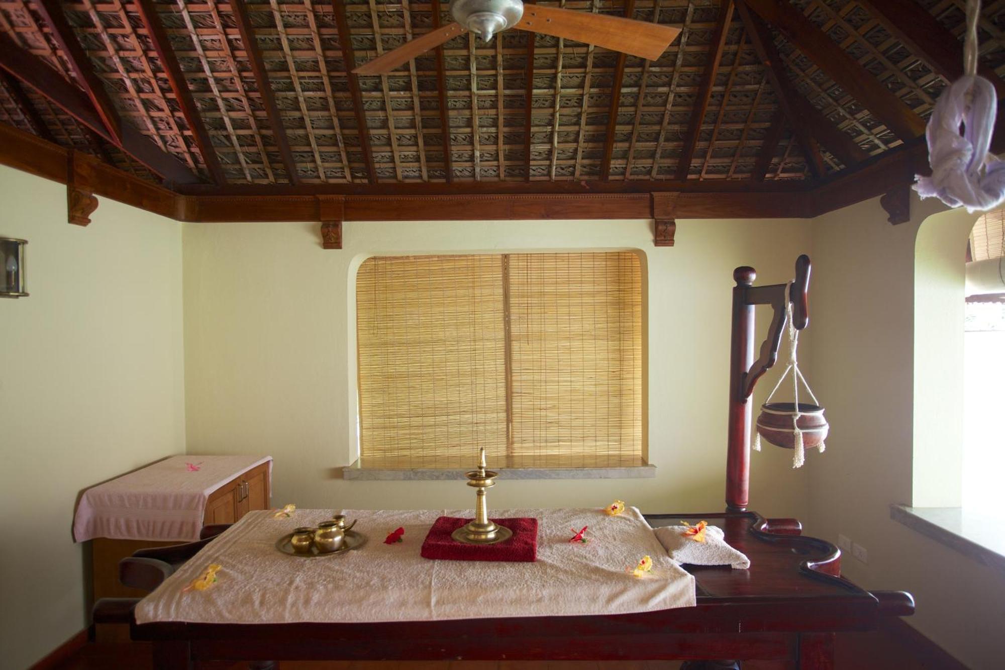 โรงแรม นีลชวอร์ เฮอมิเทจ Nileshwar ภายนอก รูปภาพ